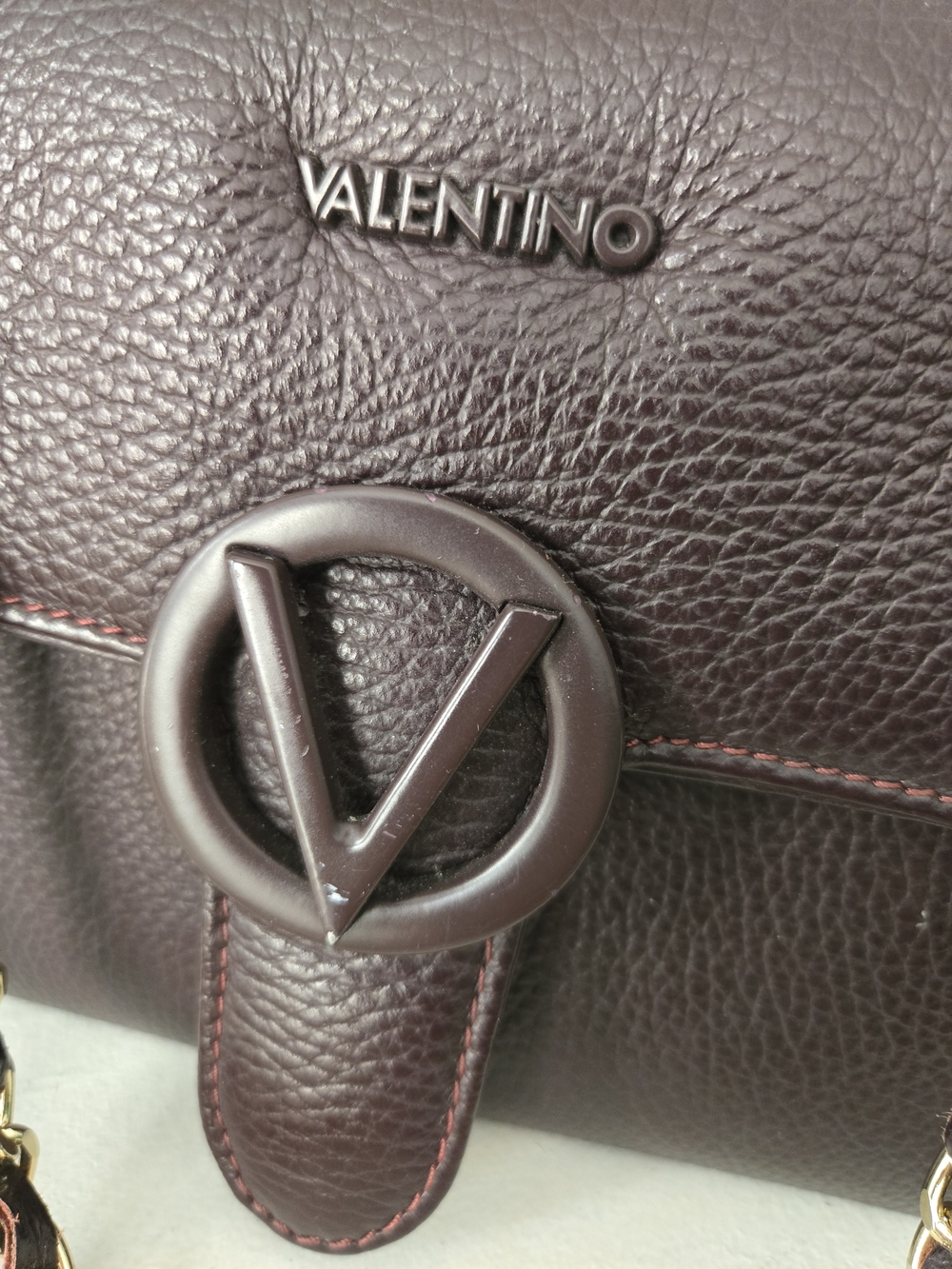Valentino Burgundy Leather Shoulder Bag with Gold Chain - Picture 3 of 7
